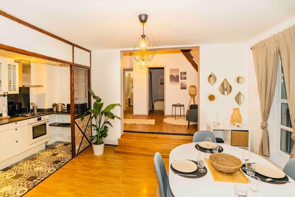 Nid Douillet La Cour Du Dauphin, Vue Cathedrale Imprenable Apartment Laon Luaran gambar